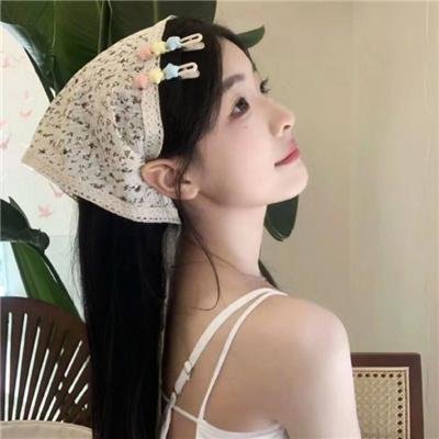 沙滩上的夏娃